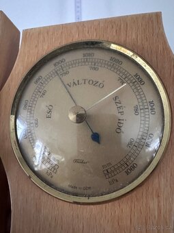 Retro barometr - 4