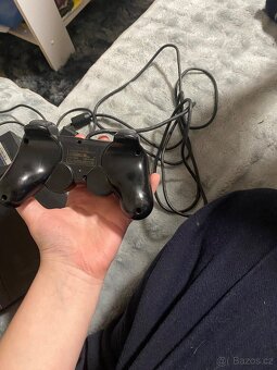Prodám PlayStation 2 - 4