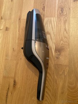 Tyčový vysavač Sencor SVC 8618GD - 4