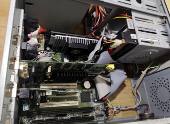 Predám Retro PC Celeron 300MHz - 4