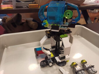 LEGO Space 6899 Nebula Outpost - 4