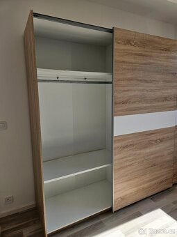 Šatní skříň - 4