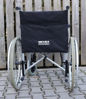 081-Mechanický invalidní vozík Meyra. - 4