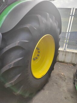 Traktor John Deere 6215R - 4