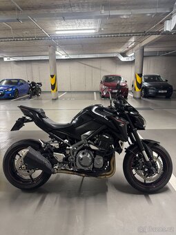Kawasaki Z900 - 4