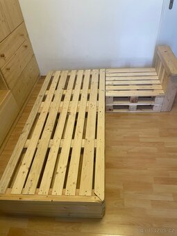 Stylový ručně vyrobený gauč z palet + polštáře + matrace - 4