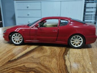 Maseratti 3000 GT 1/18 Bburago - 4