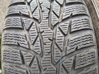 zimní kola (disky+pneu 205/55 R16 Nokian WR D4 vzorek 9,7mm - 4