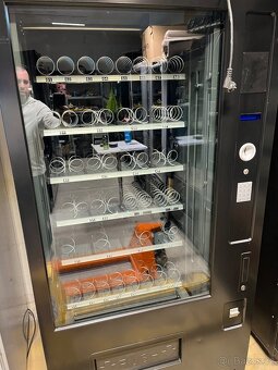 Prodam prodejni automat Vendo Sanden - 4