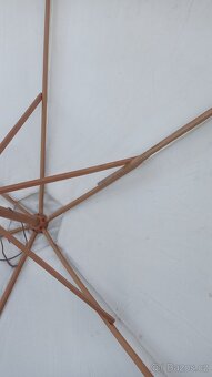 Zahradní slunečník  dřevěný velký 3 m průměr - 4