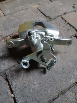 Fiat Freemont zadní brzdový třmen - 4