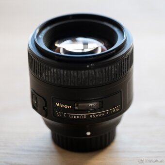 AF-S Nikkor 85mm 1,8G - 4