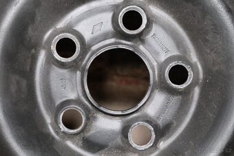 Prodám 2sady nevyužitých zánovních kol VW Sharan s pneu. R15 - 4