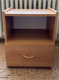 Prodám noční stolek 45x55x35,5cm - 4