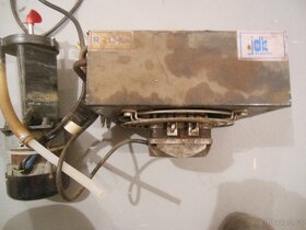 Oběhové čerpadlo s čeřidlem a kondenzátor (chladič) s motor - 4