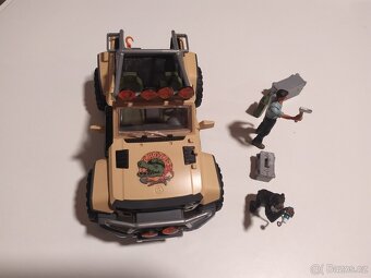 terénní auto s navijákem Schleich - 4