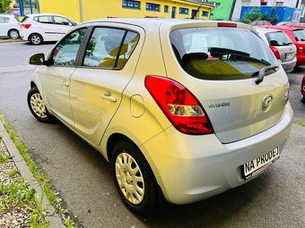 HYUNDAI i 20 1.2 i BENZÍN 57 kW NAJETO JEN 92 TIS KM - 4