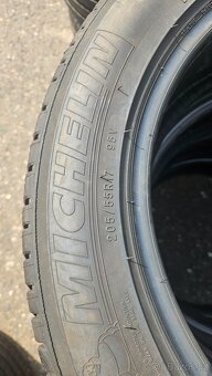 205/55R17 - 4