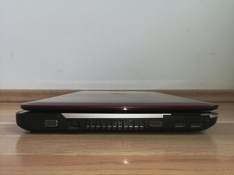 Notebook Fujitsu LifeBook AH531 - 4