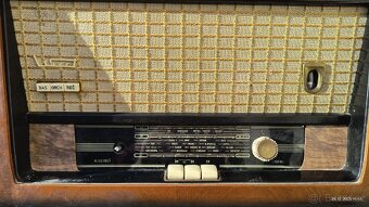 Staré rádio Tesla - 4