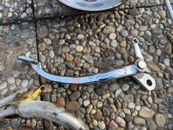 Díly Jawa pérák - 4