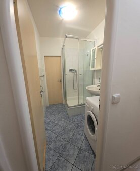 Byt 2+1 s lodžií ve 3.patře, 63m2, Pha 8 - Kobylisy - 4