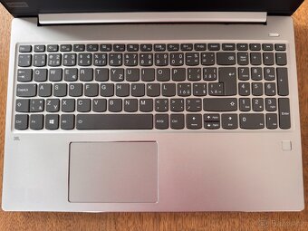 Notebook Lenovo 15.6 / Intel Core i5 / SSD / krásný stav - 4