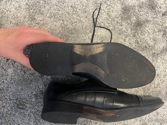 Prodám kvalitní kožené boty velikost 43 - 4