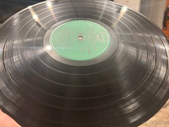 Louis Armstrong plays W. C. Handy. LP - 4