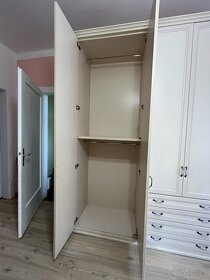Šatní skříň - 4
