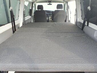 VW Transporter - spací vestavba + trojsedadlo - 4