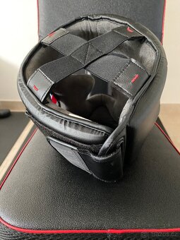 Boxerské rukavice + helma OUTSHOCK (Decathlon) – TOP stav - 4