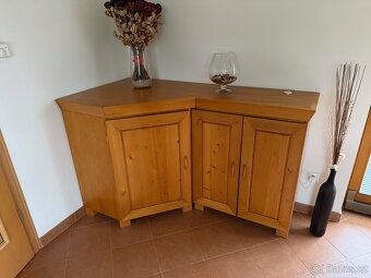 Kvalitní nábytek z masivního dřeva - 4
