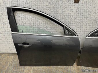 Opel Insignia dveře hatchback nebo sedan kód barvy Z177 - 4