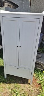 Dřevěná skříň IKEA Sundvik - 4