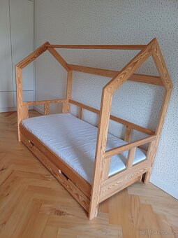 Dětská postel - Domeček - borovice masiv - 4
