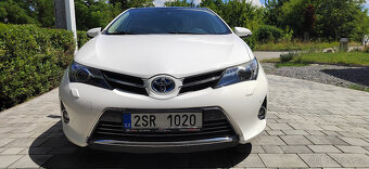 Toyota Auris 1,8 HYBRID, najeto 83.500 km, rok výroby 2013 - 4