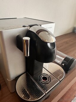 Kávovar Nespresso De’Longhi Lattissima EN720.M - 4