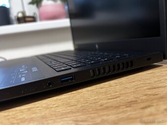 Acer Nitro V 15 black - herní myš nitro - chladící podložka - 4