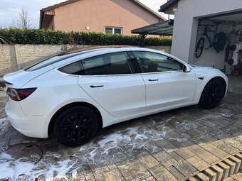 Tesla Model 3 SR+ 239kW 2020 - 4