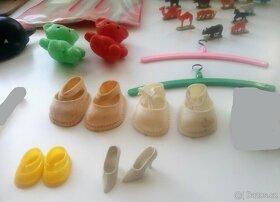 Staré drobné hračky a doplňky k panenkám z let cca.1955-1980 - 4