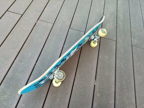 skateboard v málo používaném stavu - 4