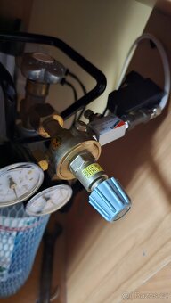 Prodám komplet akvárium 180l - 4