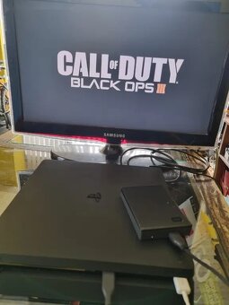 Playstation 4 slim, 1Tb + externí pevný disk 4tb - 4