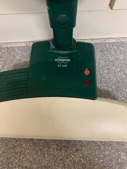 Vorwerk Kobold VK121 s elektrickým kartáčem ET340 - 4
