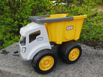 2x PLASTOVÉ AUTÍČKO - NÁKL. LITTLE TIKES a LESOVŮZ CAVALLINO - 4