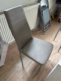 Jídelní stůl a židle - 4