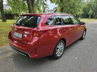 Toyota Auris Combi 1.6i 97KW TS R.V.2014 - 4