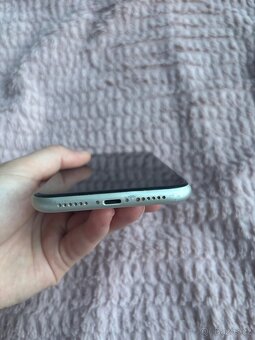 iPhone 11 - 4