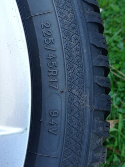 ZIMNÍ SADA BMW 17", PNEU 225/45 R17 - 4
